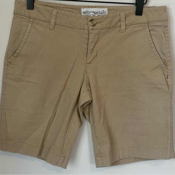 Aeropostale Tan Bermuda Shorts Classic Casual Style - Size: 3/4 - Picture 3 of 7